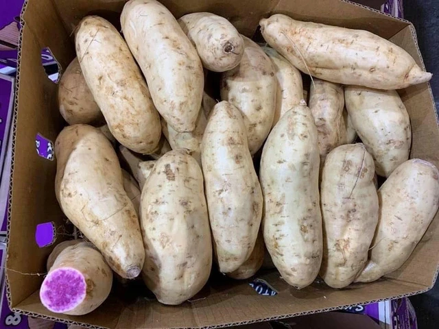 Chuối nếp nướng kèm nước cốt